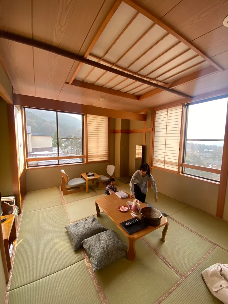 遊客在山形一間旅館內。讀者提供