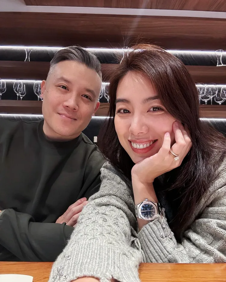林可彤和銀行副總裁老公武廣明甜蜜放閃。翻攝自林可彤臉書