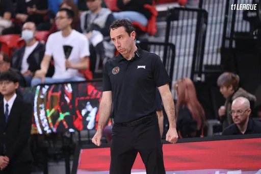 台灣又讓世界看見了!戰神總教練布萊恩下課 原來是回NBA加入活塞
