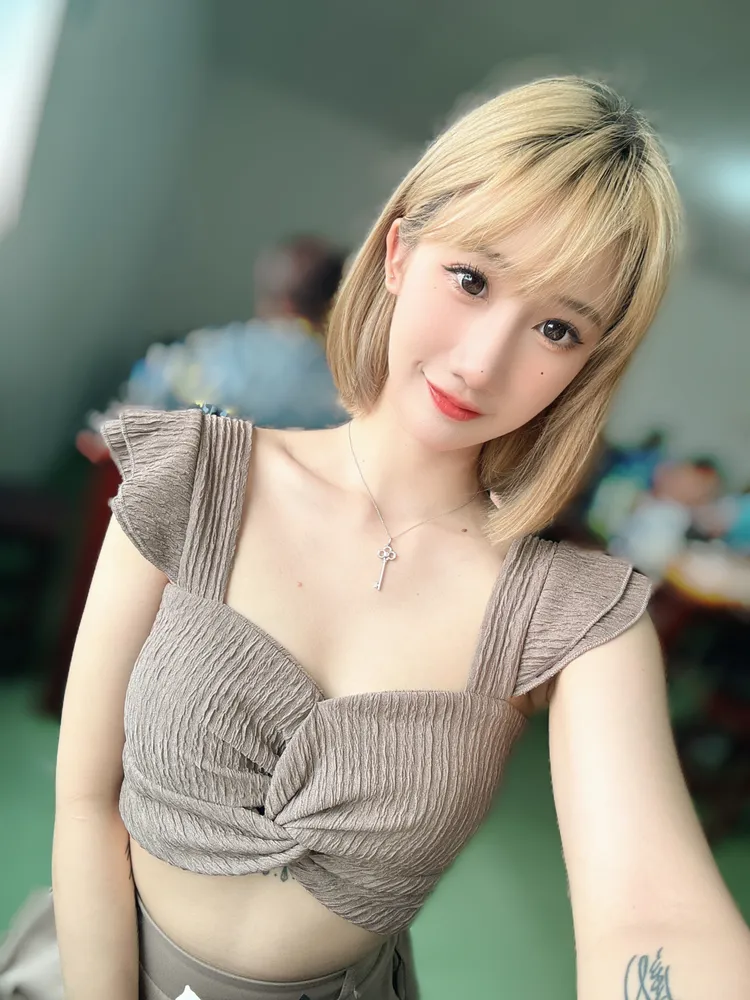 波比加入17直播才短短兩個月，已深受粉絲喜愛。