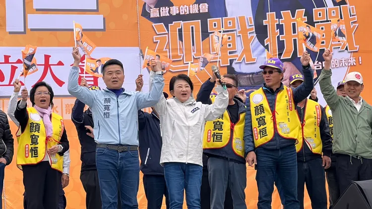 盧秀燕呼籲大家一天拉一票，至少要拉20票讓在地子弟顏寬恒當選。顏寬恒競總提供