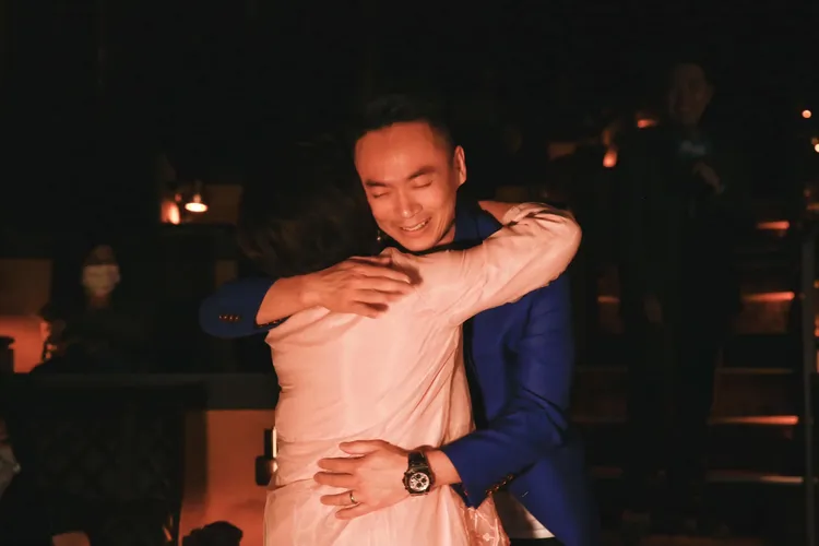 徐若瑄2020年監製並演出《孤味》，李雲峰來台參加首映。翻攝徐若瑄臉書