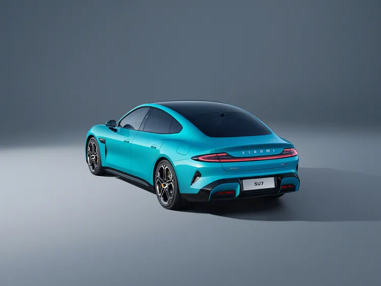 海灣藍小米SU7。翻攝雷軍微博