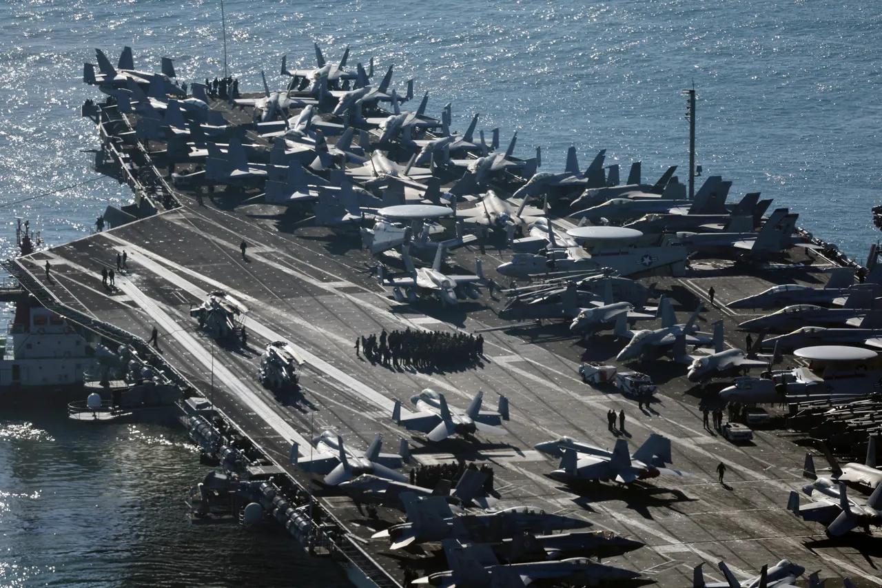 美國核動力航空母艦「卡爾文森號」(USS Carl Vinson)11月抵達南韓釜山,嚇阻北韓核子和飛彈計畫。資料照片