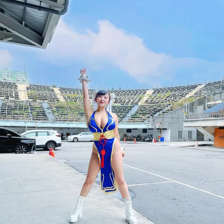 天木純來台參加活動，巧扮性感春麗大秀豐滿身材。翻攝自天木純IG