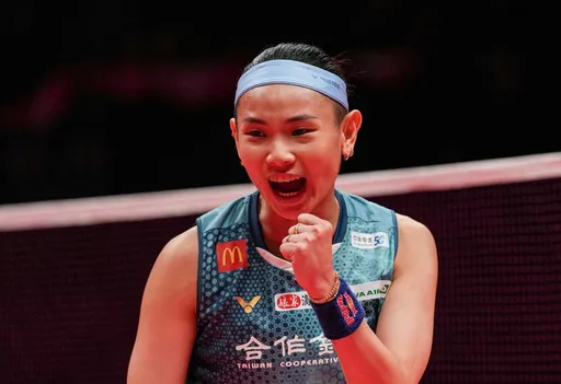 戴資穎贏了！逆轉擊敗西班牙名將馬琳　奪生涯第4座年終決賽冠軍