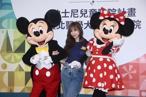 王心凌當空中飛人3年沒放假 在家陪小孩玩半天就投降躲房間