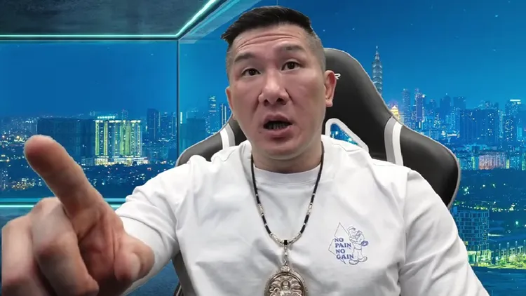 「館長」陳之漢遭台灣基進黨控告恐嚇等罪。翻攝YouTube「館長惡名昭彰」