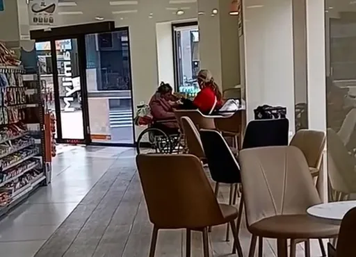 老妇遭看护掌掴引公愤　儿子却说「2人感情融洽」不提告