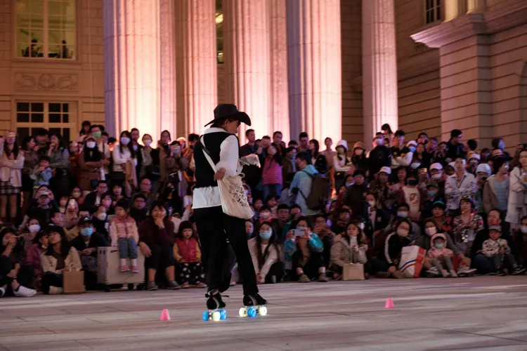 「2023奇美聖誕週末」大玩復古風，圖為四輪復古溜冰表演。奇美提供