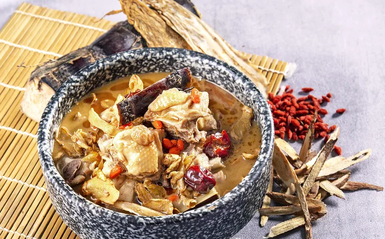 甘蔗麻油雞。業者提供