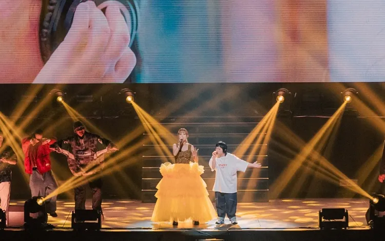 黃美珍（左）並與吳建恆為喜憨兒安妮，量身編導一齣15分鐘長的迷你歌舞劇。Unleash Your Light提供