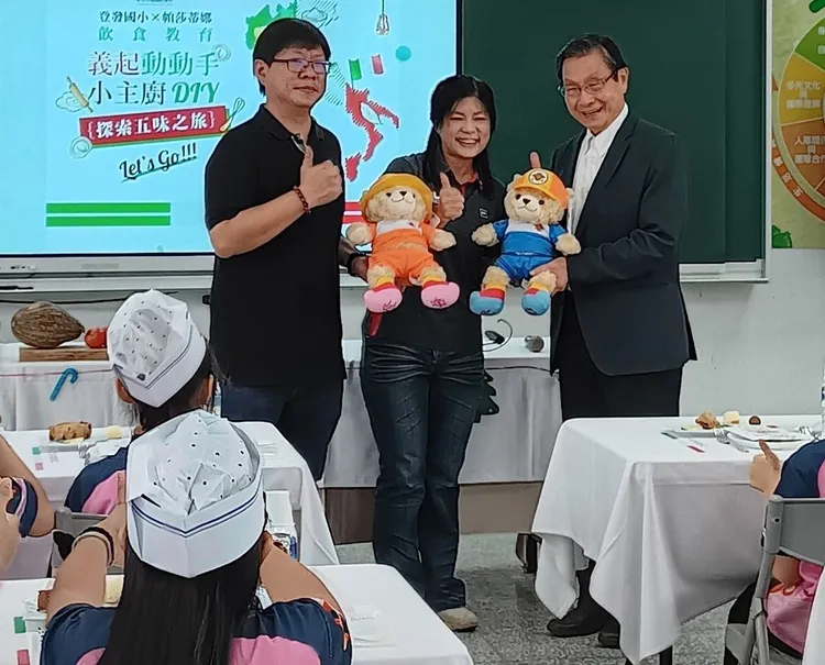 帕莎蒂娜許正吉董事長(右1)表示，飲食除了吃出健康、吃出美味外，應與美感緊密相連。帕莎蒂娜提供