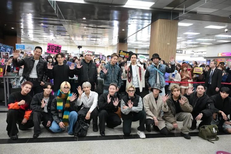 THE JET BOY BANGERZ（前排）擔任放浪兄弟明天演唱會嘉賓。攝影中心攝