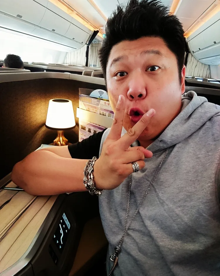 哈孝遠搭商務艙。翻攝自哈孝遠臉書