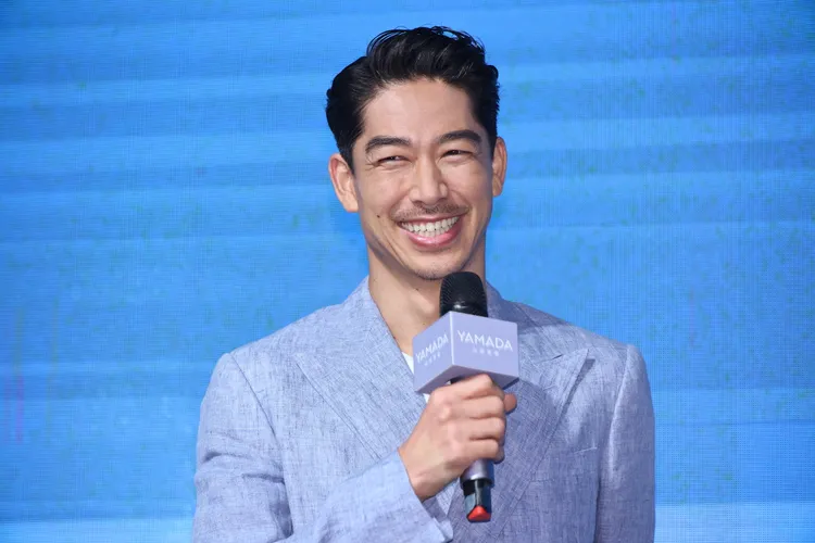 AKIRA提到10年前來台拍《麻辣教師》，當時有位按摩師傅很會按。攝影中心攝