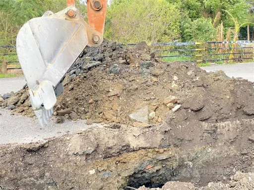 柯文哲農地挖出磚塊 高虹安回應:是剩餘物!非營建廢棄物