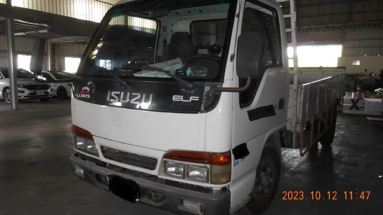 2005年份的貨車，以25萬元拍定。臺南分署提供