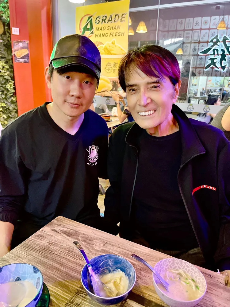 林沖造訪星馬藝人都愛吃的名店，去年還碰到林俊傑。經紀人提供