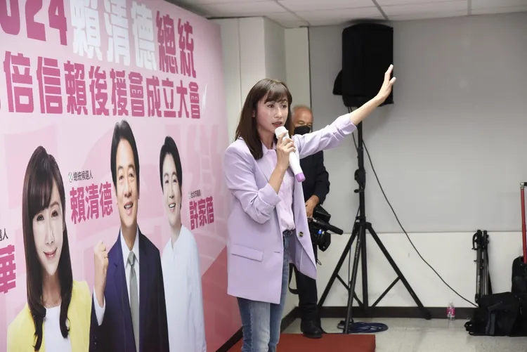 藍公開國家外交涉密文件，台北市議員許淑華轟藍營奧步如出一轍。翻攝許淑華Hsu Shu-Hua粉絲頁