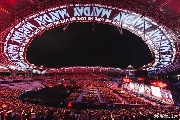 五月天上海演唱會場面盛大。翻攝五月天微博
