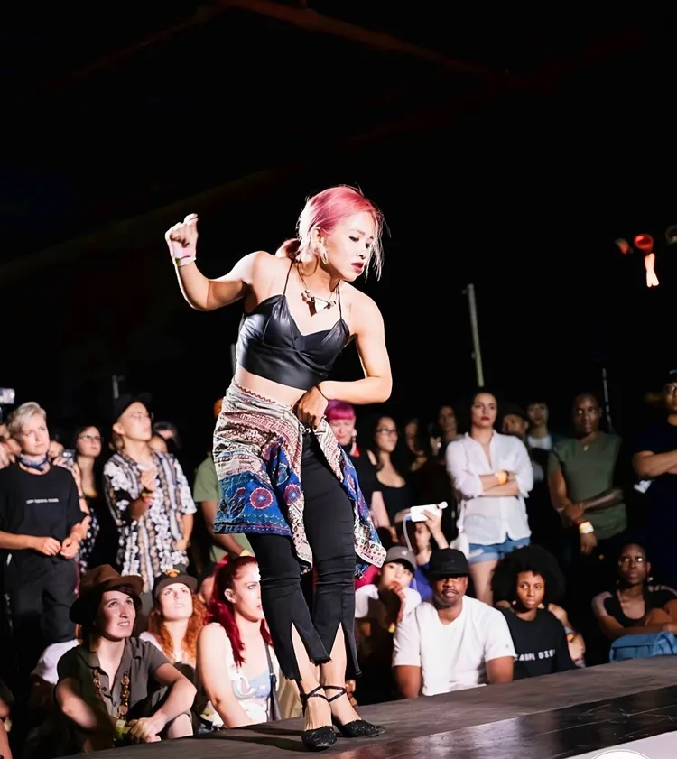 孫小惠曾在2017紐約「Ladies of Hiphop Waacking Battle」賽事中，取得八強好成績。「Sounds Code舞蹈工作室」提供