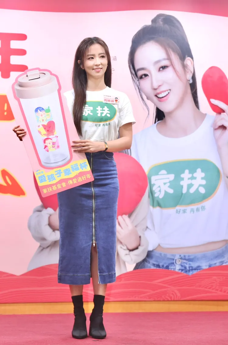 周曉涵露目前有2位圈外人追求她。林林攝