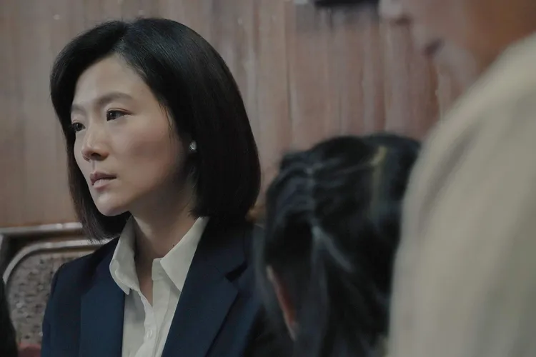 楊小黎飾演為現實壓力所逼的媽媽羅麗貞。公視提供