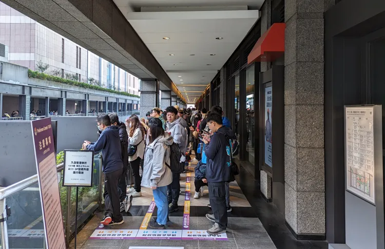 寶可夢首店吸引粉絲排爆。蘇柏銓攝