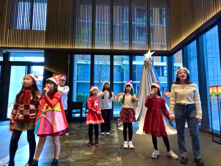 平安夜報佳音在礁溪晶泉丰旅揭開序幕。業者提供