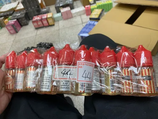 海關課員涉放水7萬多條電子菸　起訴14人