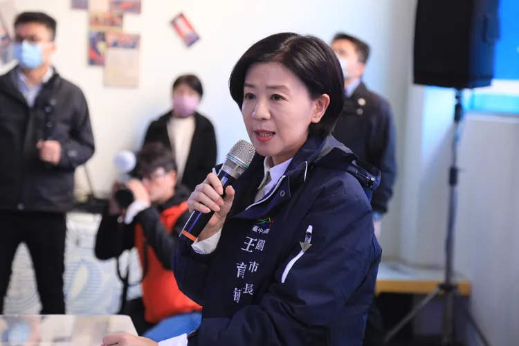 台中市副市長王育敏說，海線鐵路高架、雙軌計畫應連動，盼中央一併通過可行性研究。市府提供