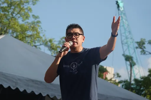 柯文哲酸藍「錢從哪裡來」?連勝文:靠小額贊助撐到現在 只差沒有去賣血