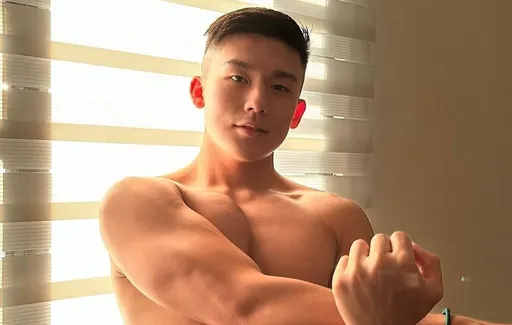 25歲鮮肉網紅Robert「膏肓痛」發作不能健身 每早5點起床跑河堤