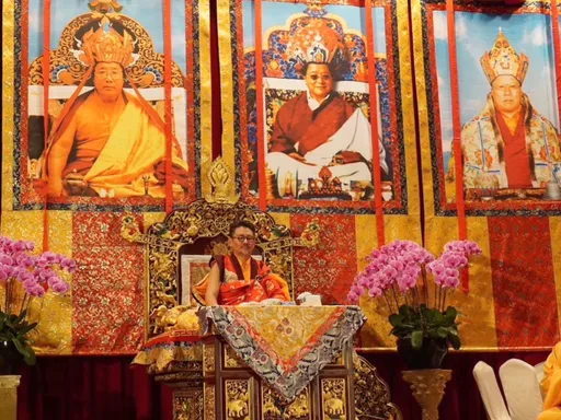 秋竹法王榮任寧瑪巴掌教　宗教盛事！千僧素齋盛典