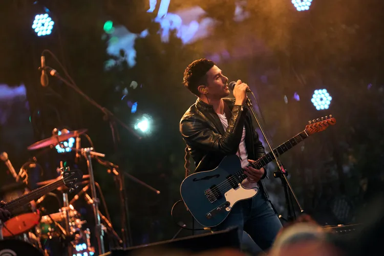 鳳小岳現場演唱多首好歌。環球音樂提供