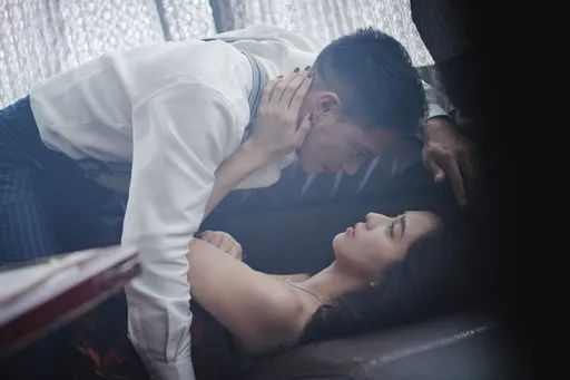 周曉涵床戰市原隼人露骨情慾畫面流出 羞認「從影最大尺度」