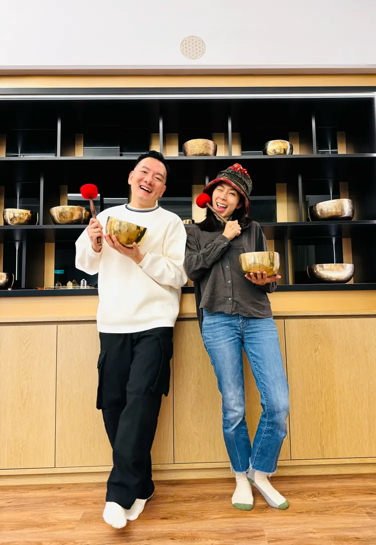 田定豐和林辰唏因缽成為師徒關係。唱戲世界娛樂提供