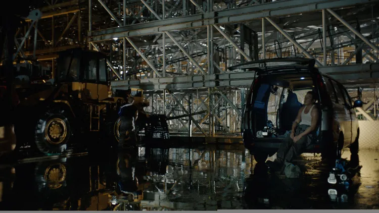 戴立忍化身遠從台灣到新加坡謀生的消毒工人。飛望影像有限公司提供