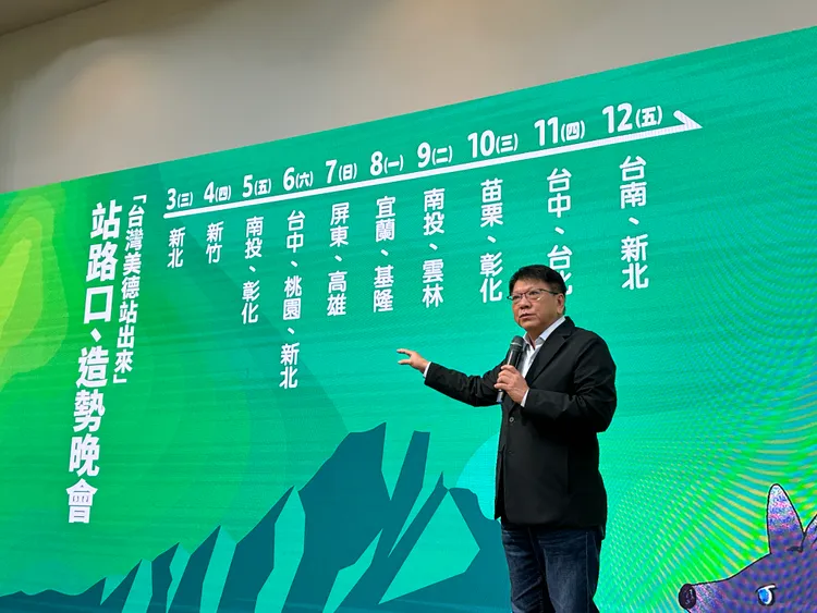 潘孟安預告萬人造勢場次。潘袁詩羽攝