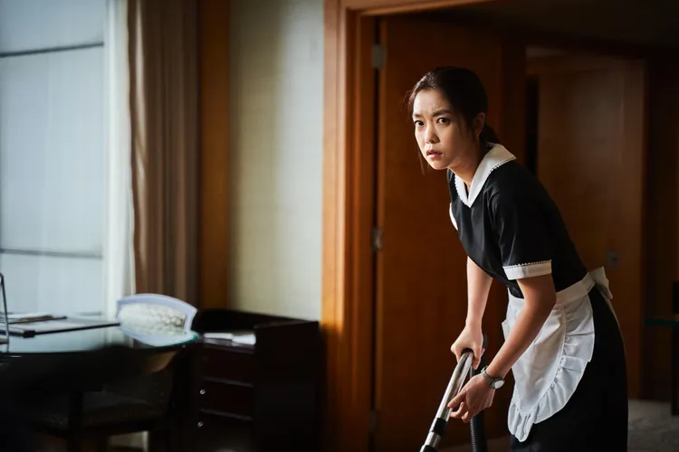 李霈瑜在新片《小子》飾演一位飯店房務人員芽芽。良人行提供