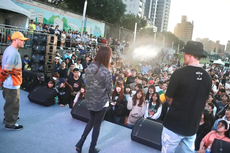 北市立委參選人許淑華政見推文青與青創政策，希望給年輕人舞台做自己。翻攝許淑華Hsu Shu-Hua粉絲頁