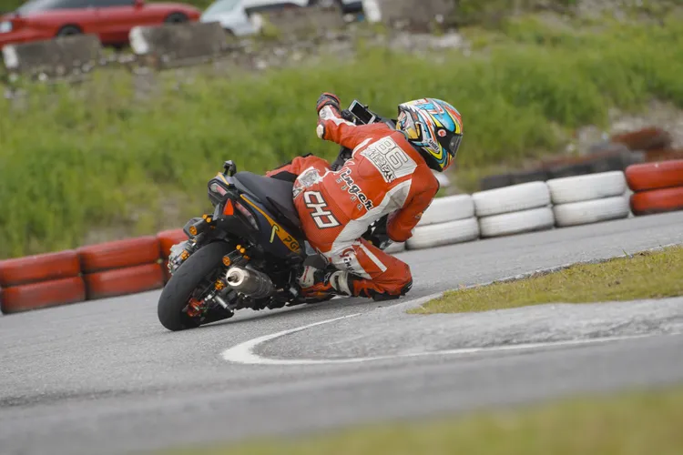 Team PGO廠隊日以繼夜地跑TEC 24耐久賽，1619圈共計1327公里、2萬1047個彎道。PGO提供