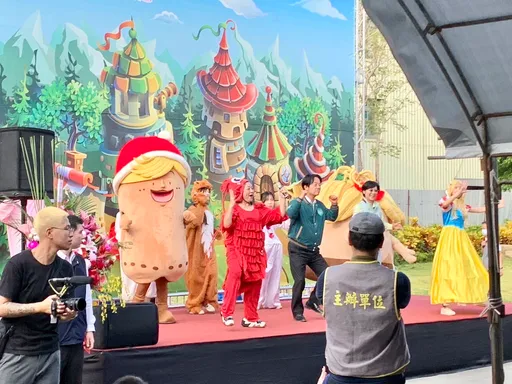 甩開偶包！參加林岱樺親子活動　賴清德與小朋友唱跳 