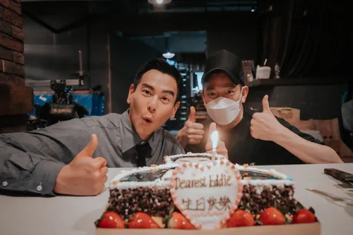 劉德華驚喜現身幫慶生畫面曝光　彭于晏41歲生日意外遭玻璃割傷手濺血