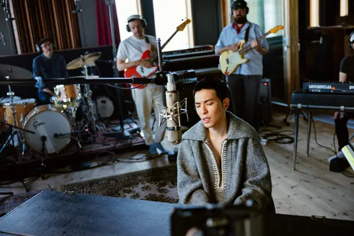 蕭敬騰怎麼了 沉浸在幸福裡唱到一半哭到中斷錄音