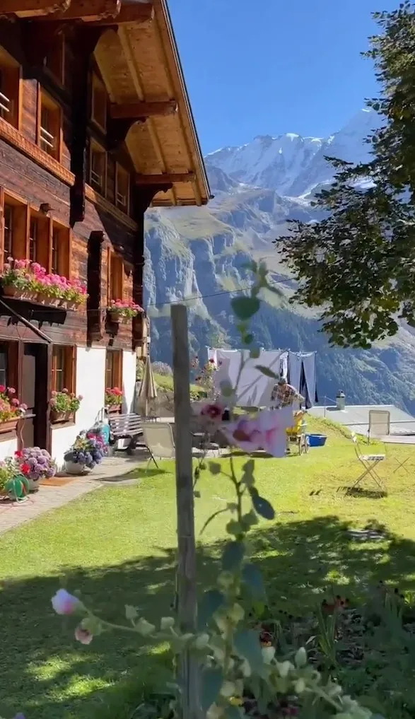 寧靜小村莊，位在瑞士吉梅爾瓦爾德，是施特歇爾貝格和雪朗峰之間台地上的小村莊。IG@swissaround_ 提供