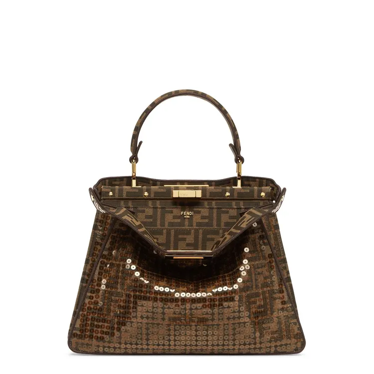 亮片造型Peekaboo ISeeU Medium，19萬6000元。品牌提供