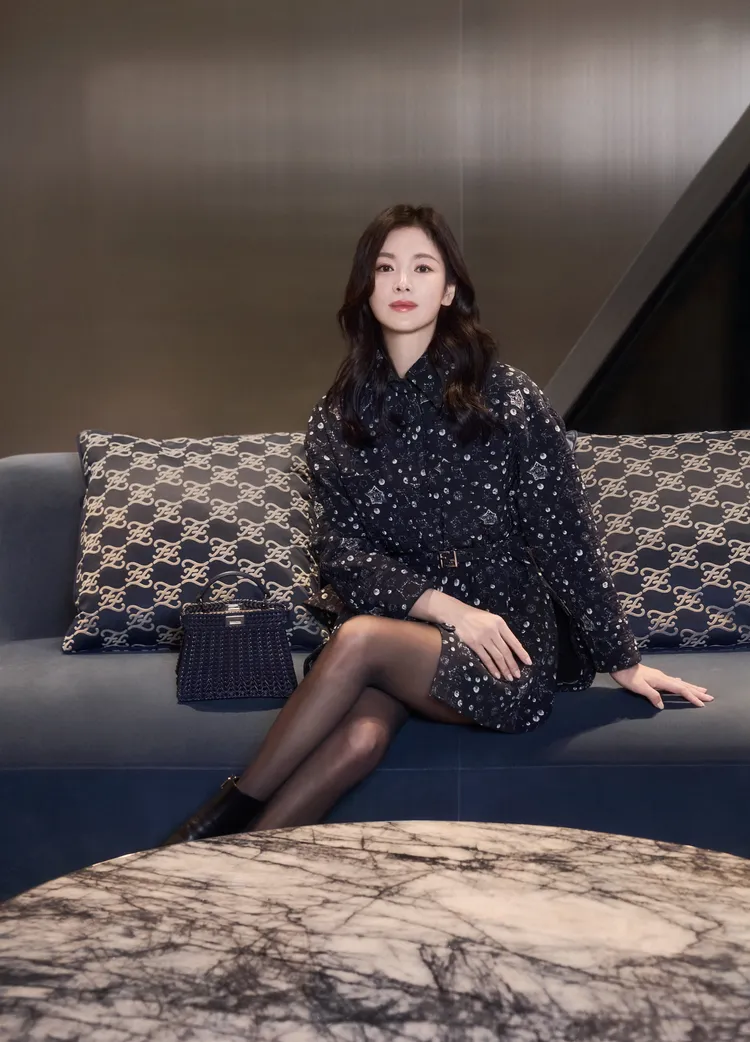 宋慧喬拍攝FENDI2023-24冬季系列形象廣告。品牌提供