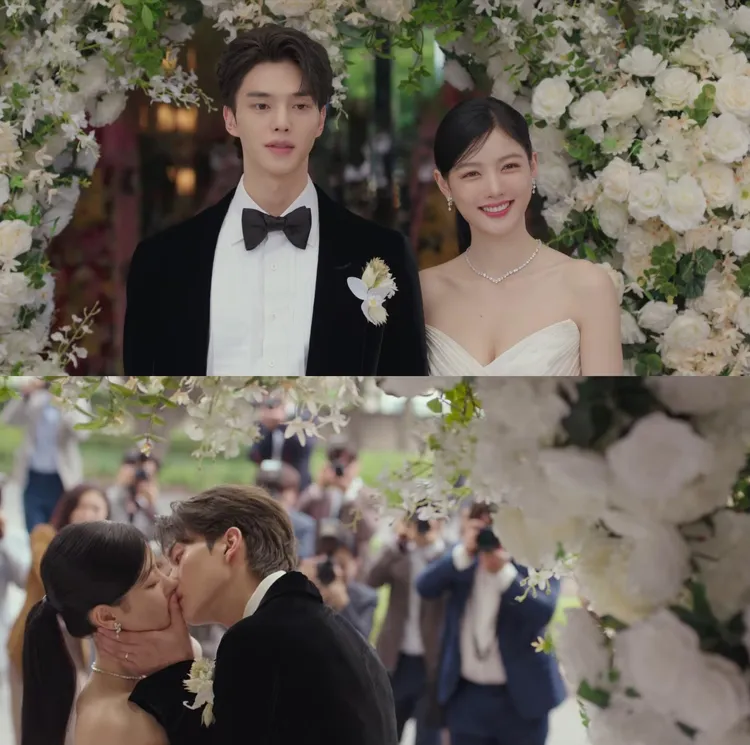 《惡魔》宋江（上圖左）答應跟金裕貞假結婚，接吻時借位親在大拇指上。翻攝Netfllix